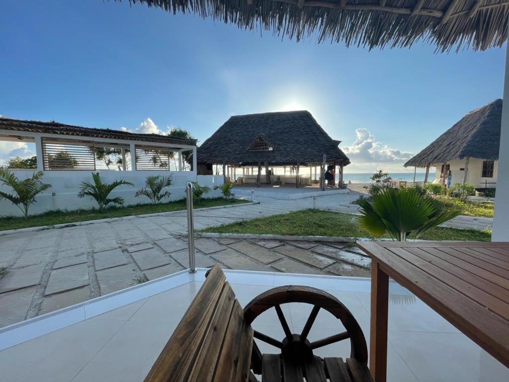 Jambo Beach Hotel Падже Экстерьер фото